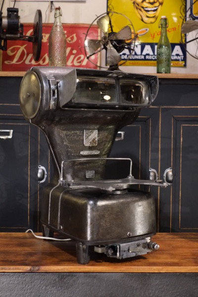 balance de boucherie Lutrana ancienne en fonte decape